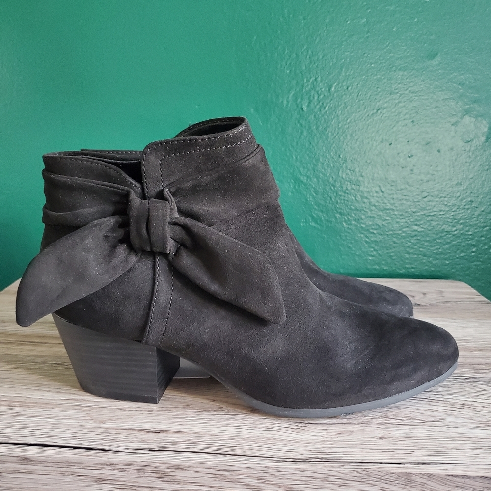 NWT Old Navy Side Bow Suede Ankle Booties Black